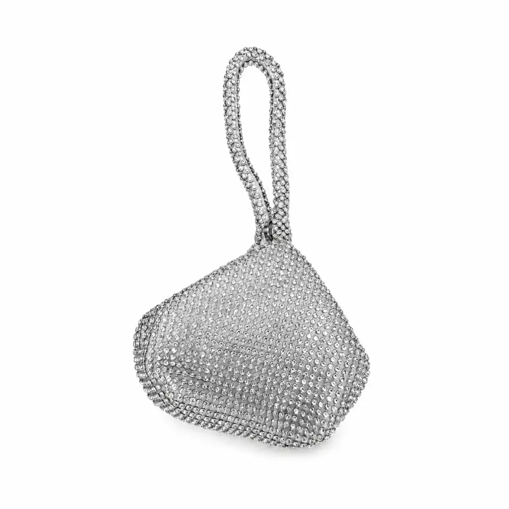 0816 - Cartera triangulo plateada brillante NUEVA