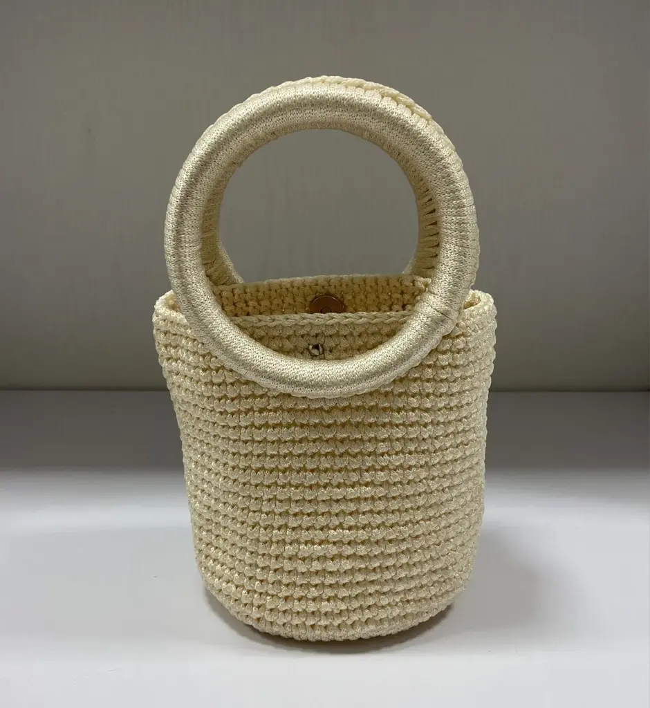 0905 - Cartera aro perla