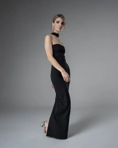 0097 - Negro cuello halter bura