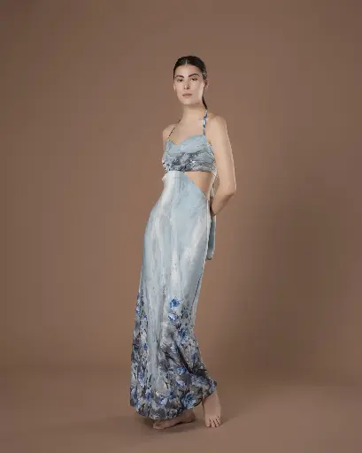 0300 - Blanca  - Estampado azul flores